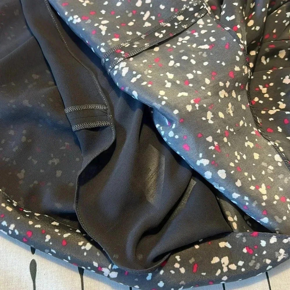 BCBG Generation Dress. Charcoal gray  with pink and cream speckles. Size 6 - Picture 12 of 14